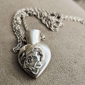 Elegant Silver Heart Pendant Necklace